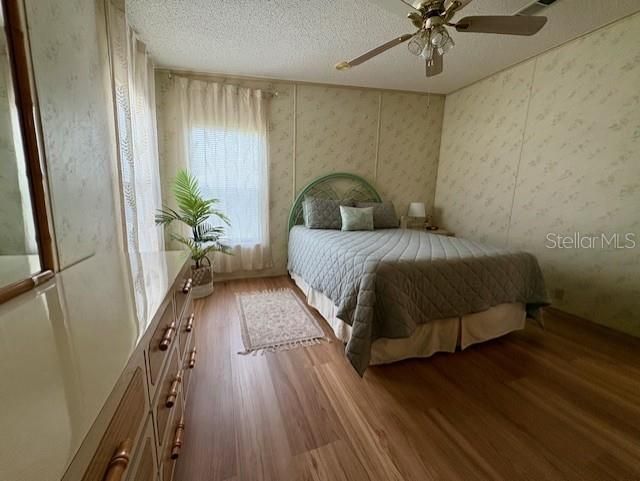 合同活跃: $189,000 (2 贝兹, 2 浴室, 972 平方英尺)