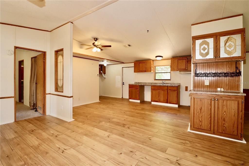 На продажу: $189,900 (3 спален, 2 ванн, 1404 Квадратных фут)