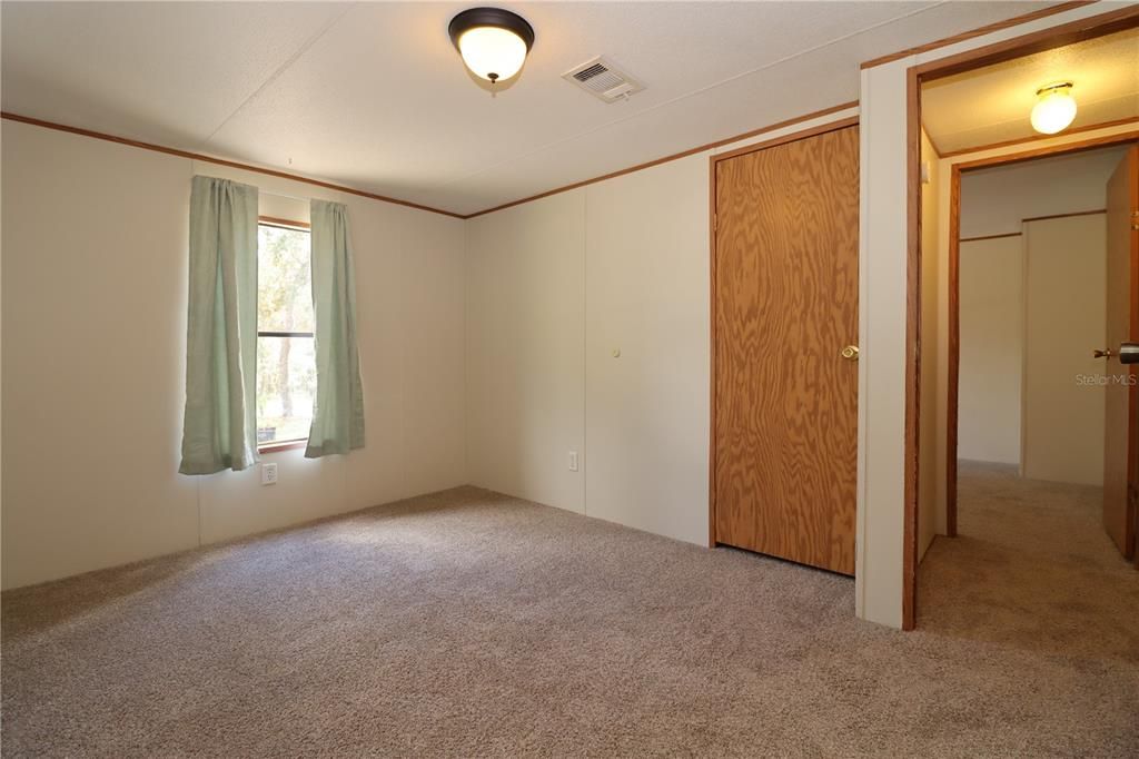 На продажу: $189,900 (3 спален, 2 ванн, 1404 Квадратных фут)