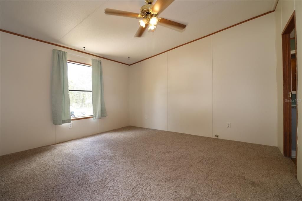 На продажу: $189,900 (3 спален, 2 ванн, 1404 Квадратных фут)