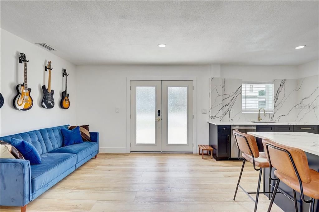 For Sale: $839,990 (3 beds, 2 baths, 1502 Square Feet)