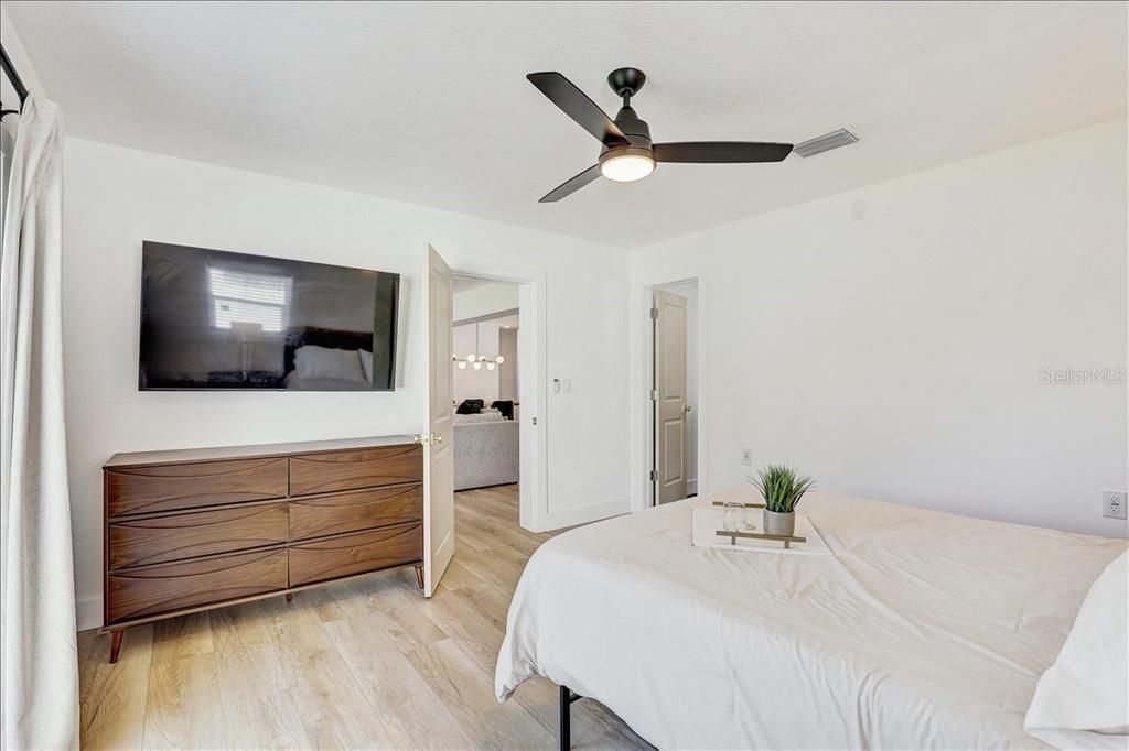 For Sale: $839,990 (3 beds, 2 baths, 1502 Square Feet)