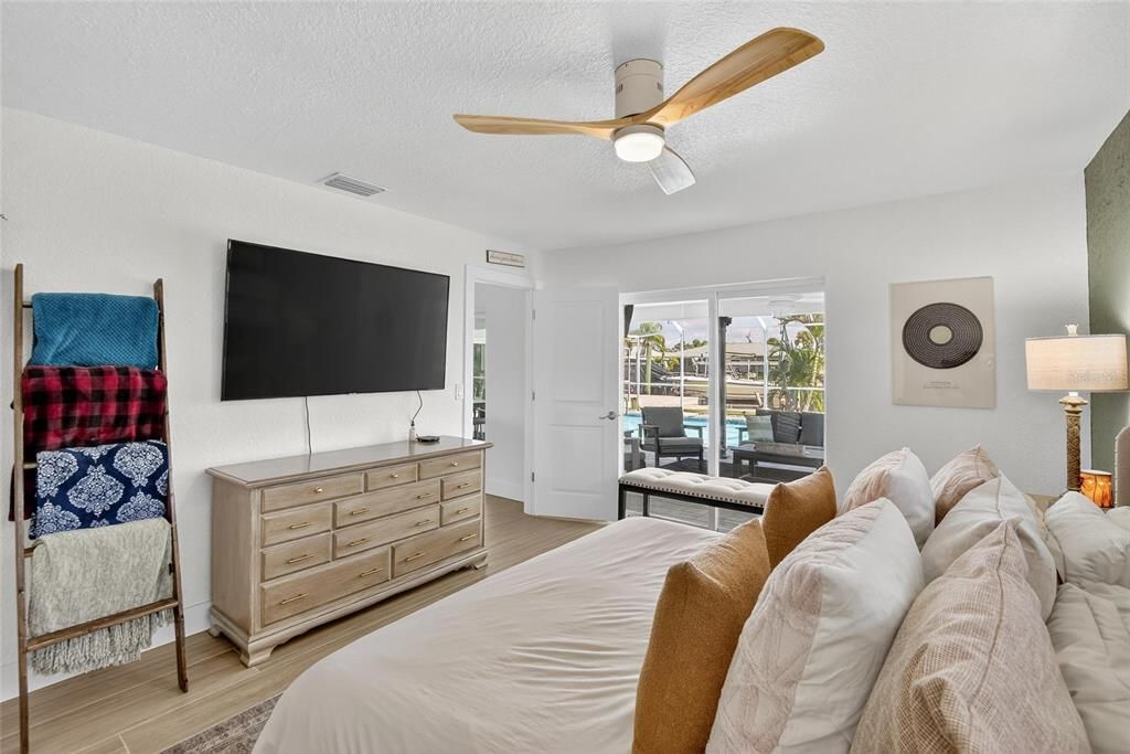 For Sale: $944,000 (4 beds, 2 baths, 1910 Square Feet)