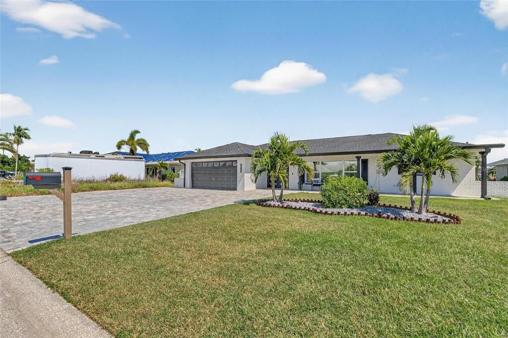 For Sale: $944,000 (4 beds, 2 baths, 1910 Square Feet)