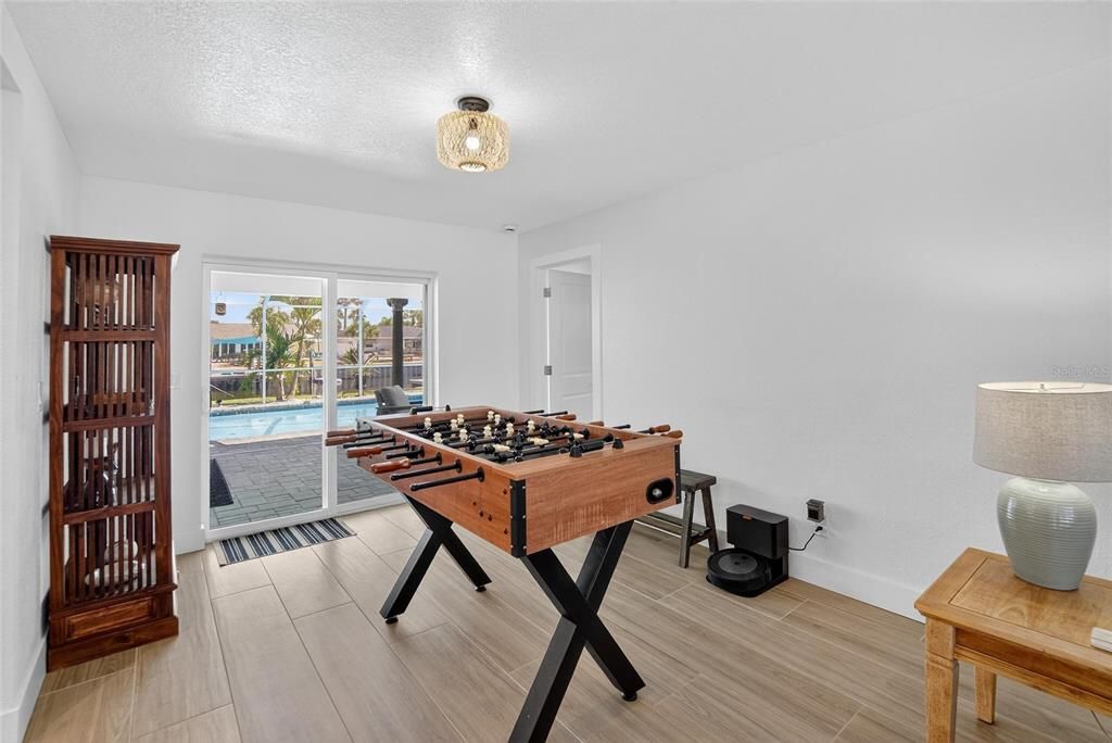 For Sale: $944,000 (4 beds, 2 baths, 1910 Square Feet)