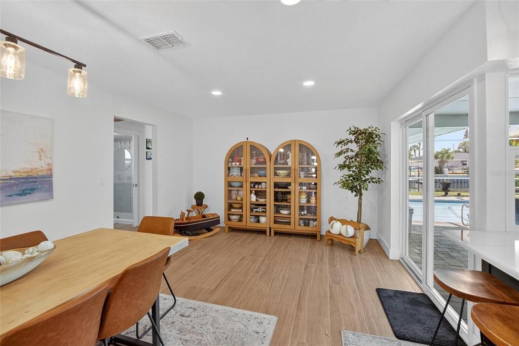 For Sale: $944,000 (4 beds, 2 baths, 1910 Square Feet)