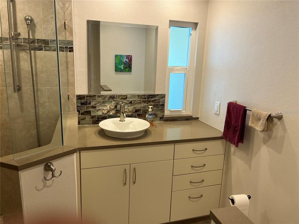 Activo con contrato: $168,000 (2 camas, 2 baños, 1176 Pies cuadrados)