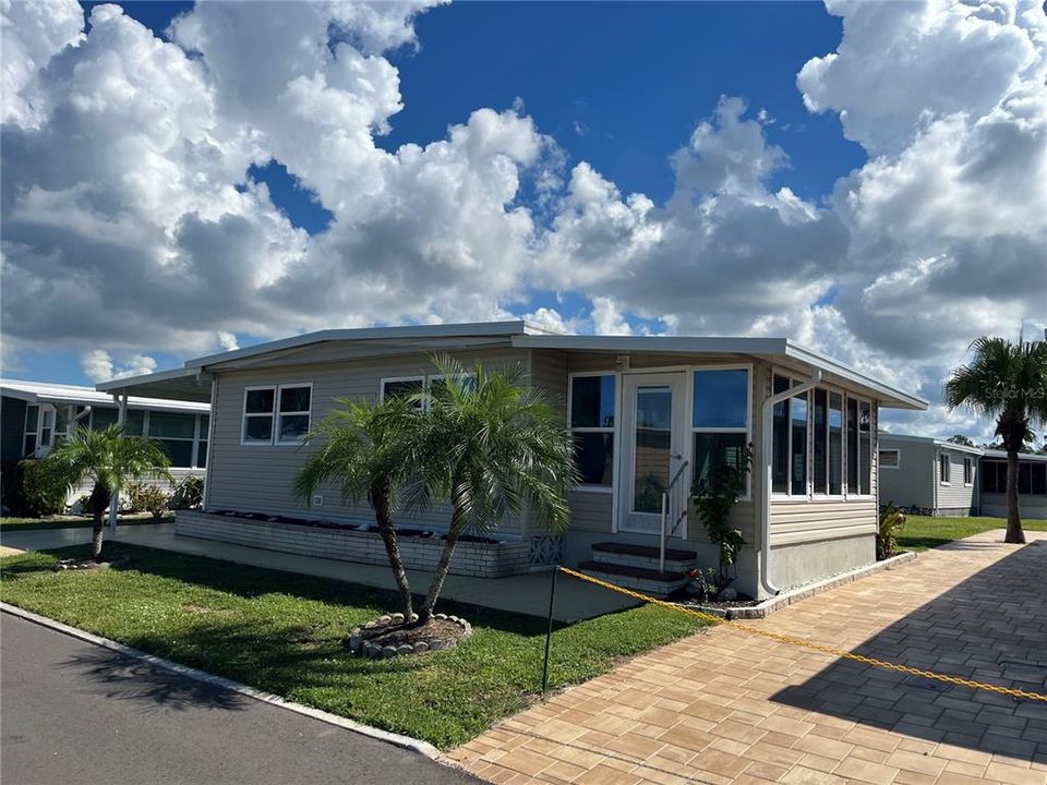 Activo con contrato: $168,000 (2 camas, 2 baños, 1176 Pies cuadrados)