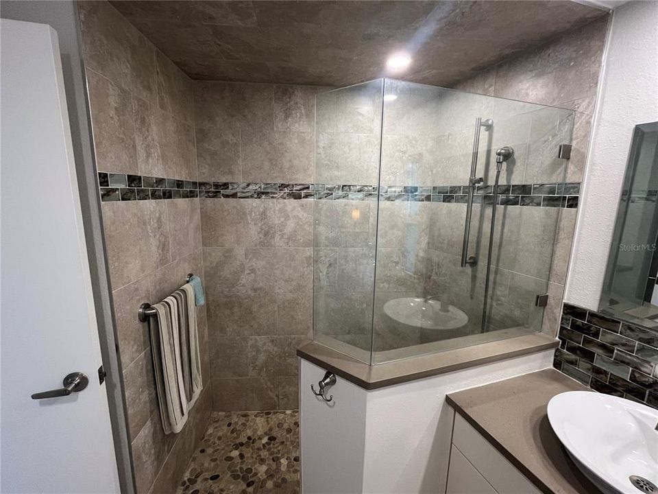 Activo con contrato: $168,000 (2 camas, 2 baños, 1176 Pies cuadrados)