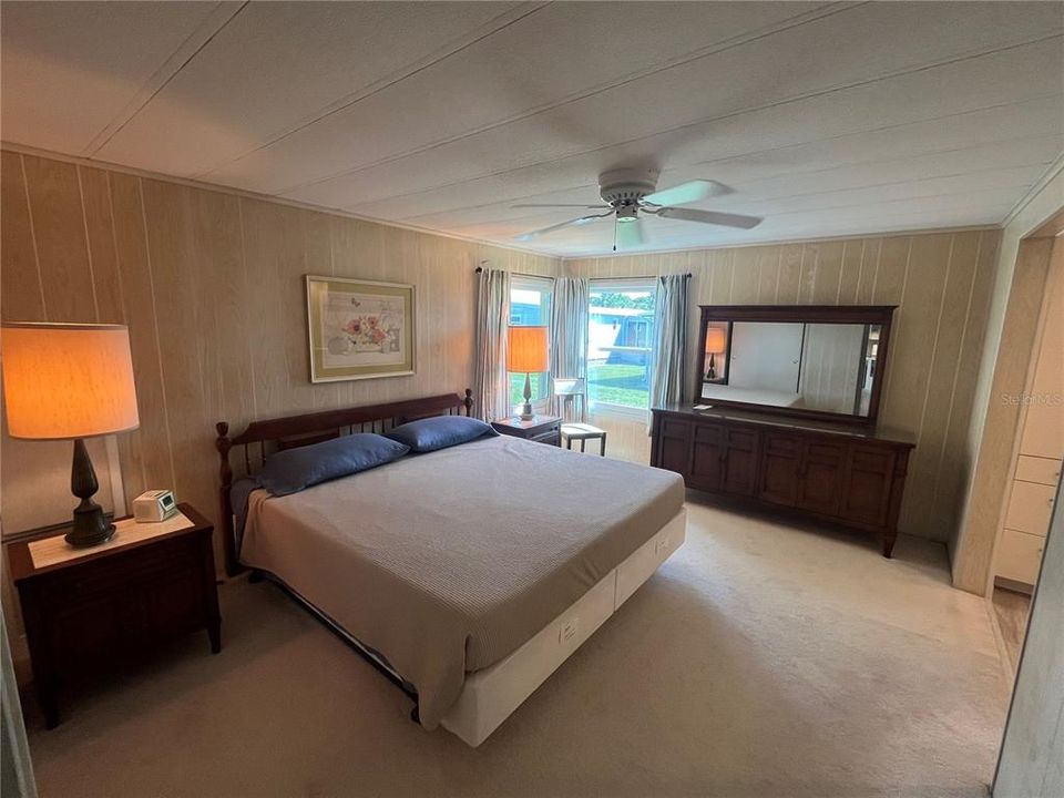 Activo con contrato: $168,000 (2 camas, 2 baños, 1176 Pies cuadrados)