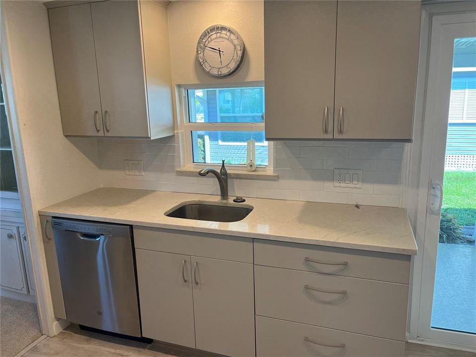 Activo con contrato: $168,000 (2 camas, 2 baños, 1176 Pies cuadrados)