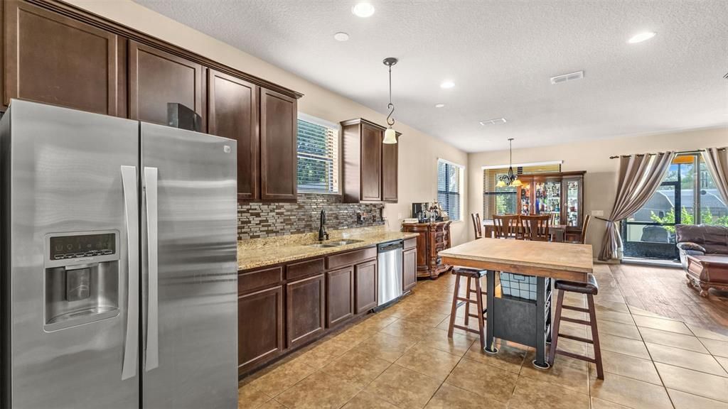 На продажу: $614,900 (5 спален, 3 ванн, 3076 Квадратных фут)