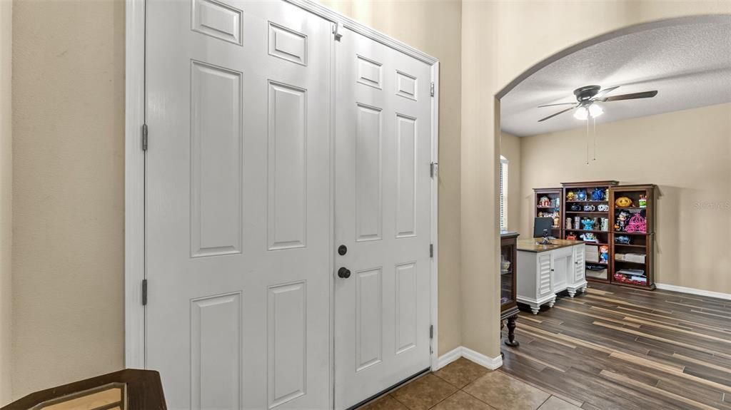 На продажу: $614,900 (5 спален, 3 ванн, 3076 Квадратных фут)