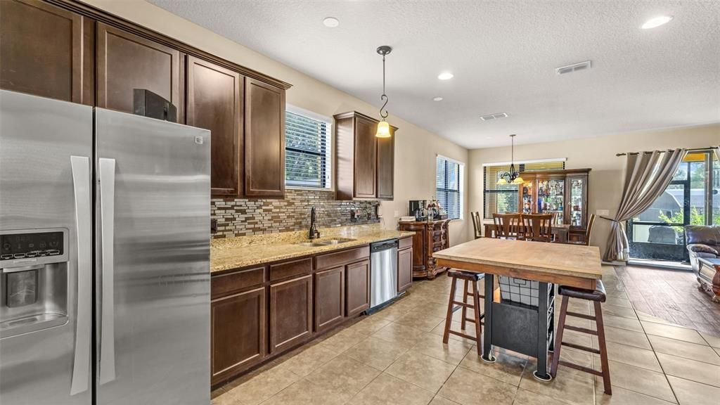 На продажу: $614,900 (5 спален, 3 ванн, 3076 Квадратных фут)