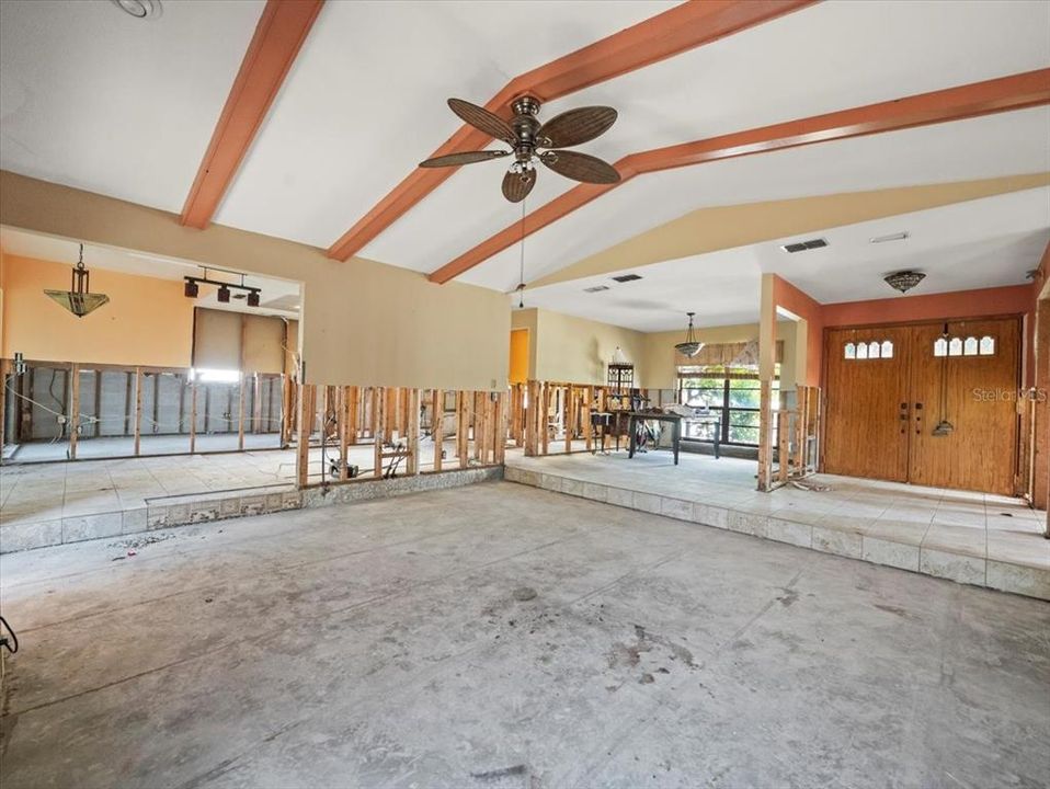 Activo con contrato: $260,000 (3 camas, 2 baños, 1640 Pies cuadrados)