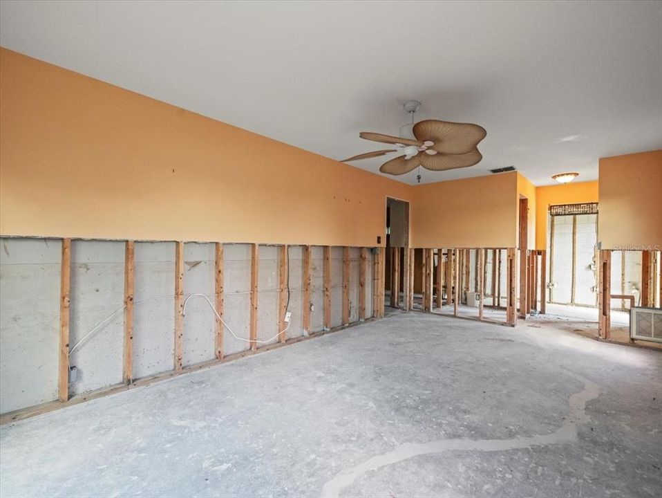 Activo con contrato: $260,000 (3 camas, 2 baños, 1640 Pies cuadrados)