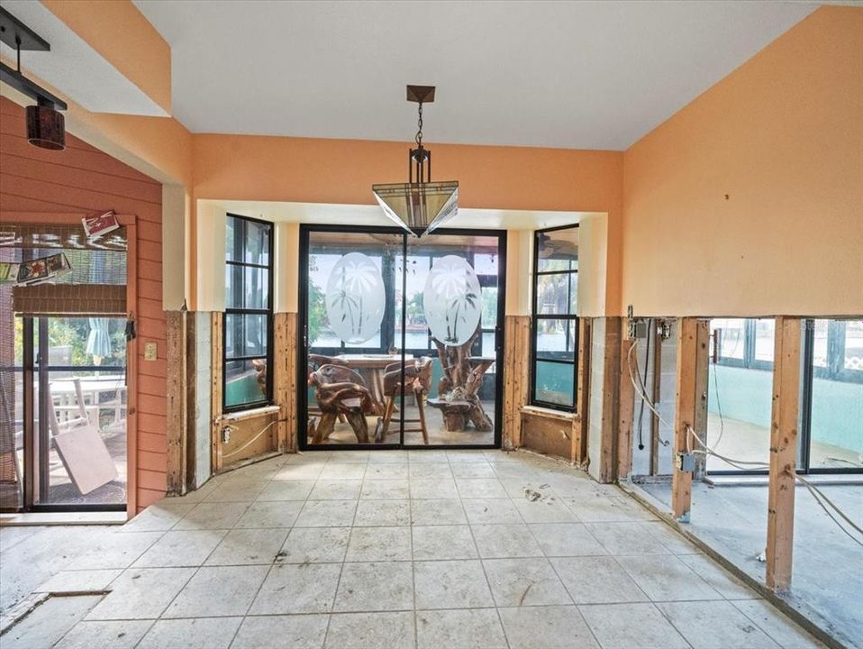 Activo con contrato: $260,000 (3 camas, 2 baños, 1640 Pies cuadrados)