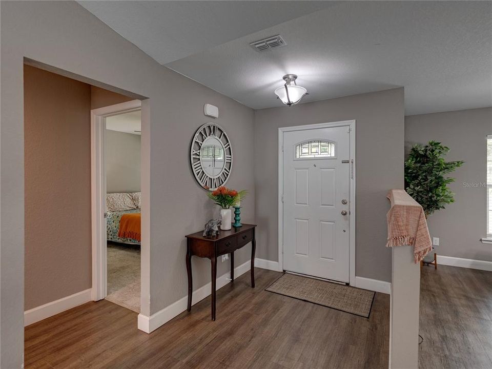 Active With Contract: $310,000 (3 beds, 2 baths, 1608 Square Feet)