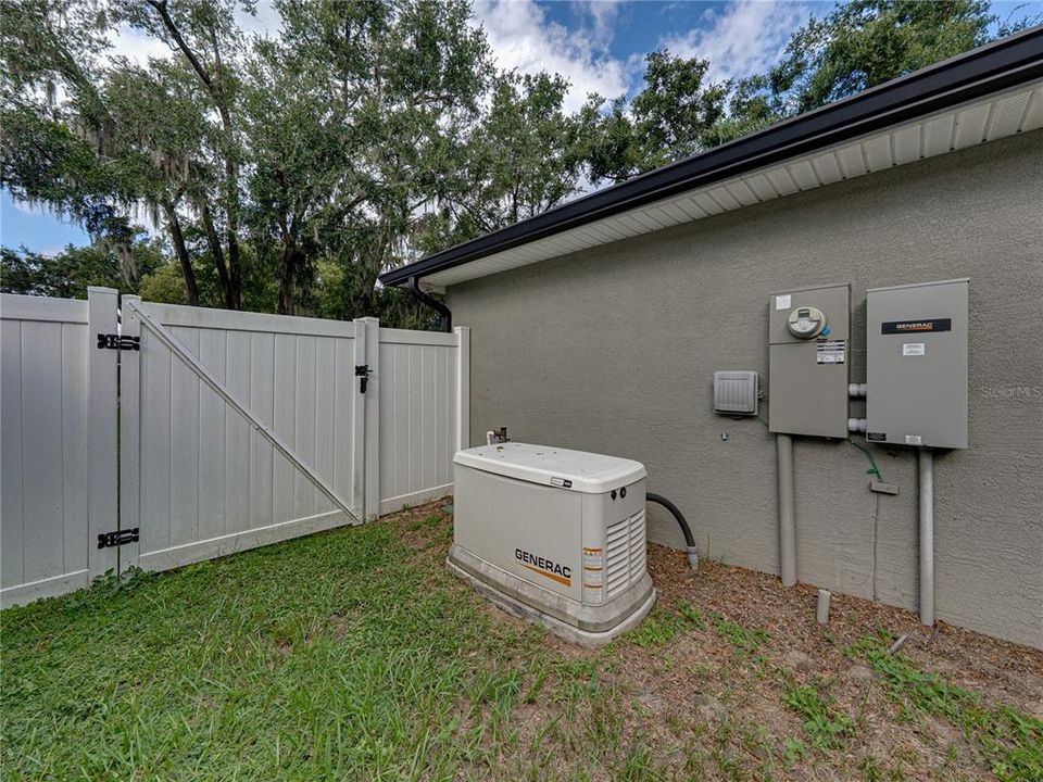 Active With Contract: $310,000 (3 beds, 2 baths, 1608 Square Feet)