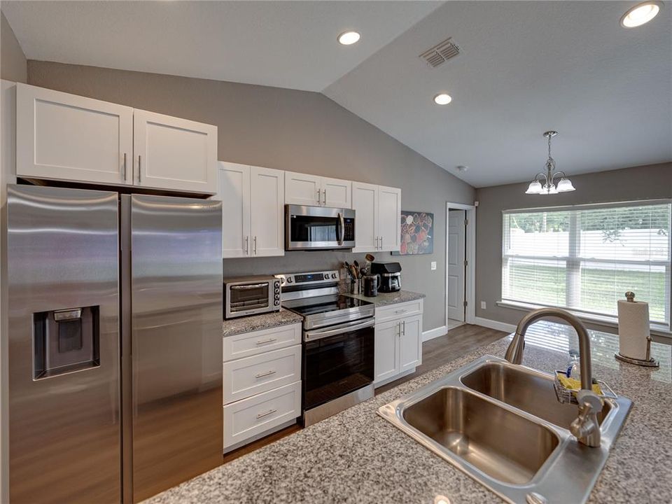 Active With Contract: $310,000 (3 beds, 2 baths, 1608 Square Feet)