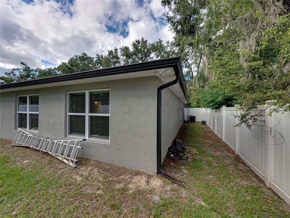 Active With Contract: $310,000 (3 beds, 2 baths, 1608 Square Feet)