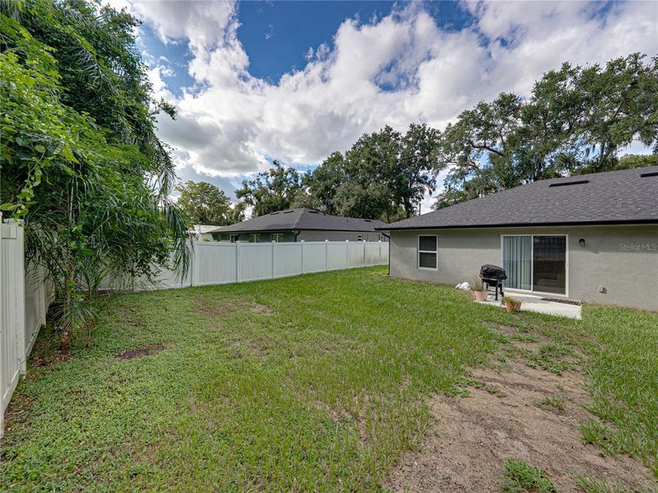 Active With Contract: $310,000 (3 beds, 2 baths, 1608 Square Feet)