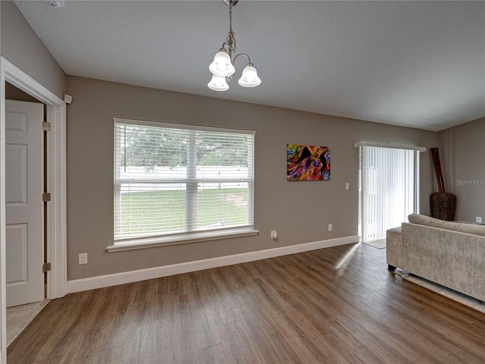 Active With Contract: $310,000 (3 beds, 2 baths, 1608 Square Feet)