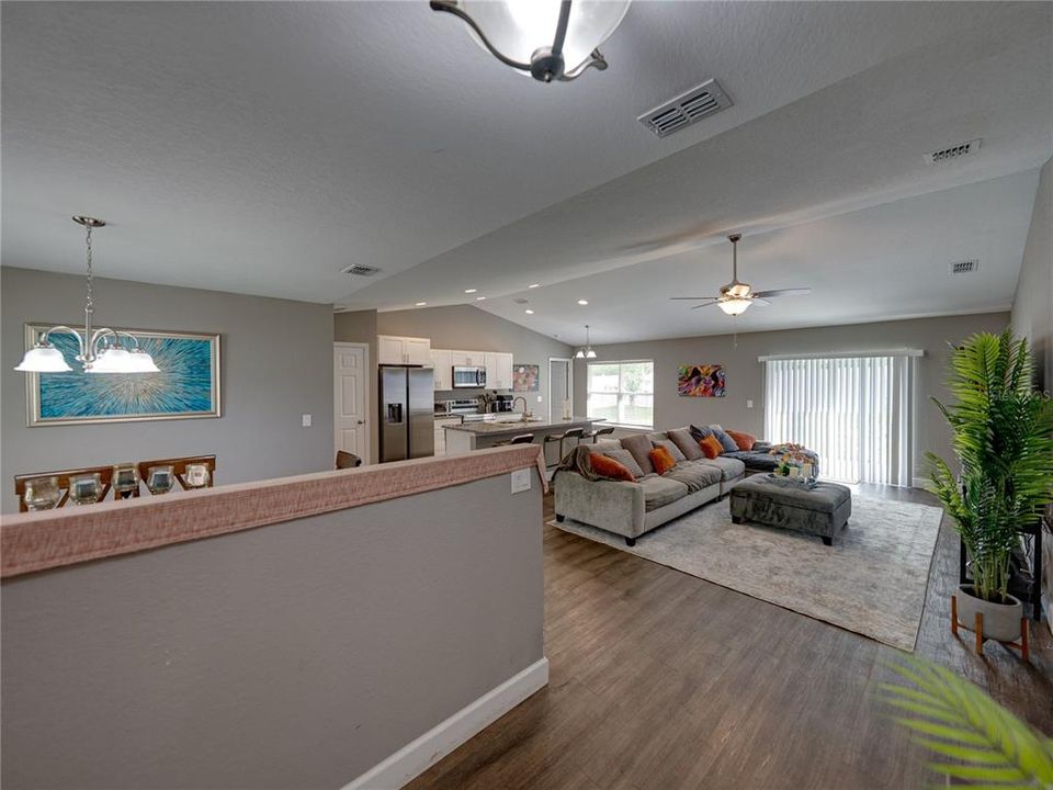 Active With Contract: $310,000 (3 beds, 2 baths, 1608 Square Feet)