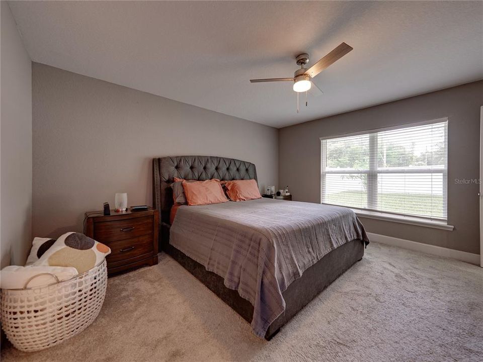 Active With Contract: $310,000 (3 beds, 2 baths, 1608 Square Feet)