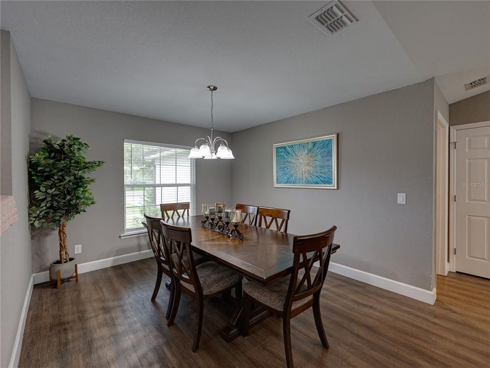 Active With Contract: $310,000 (3 beds, 2 baths, 1608 Square Feet)