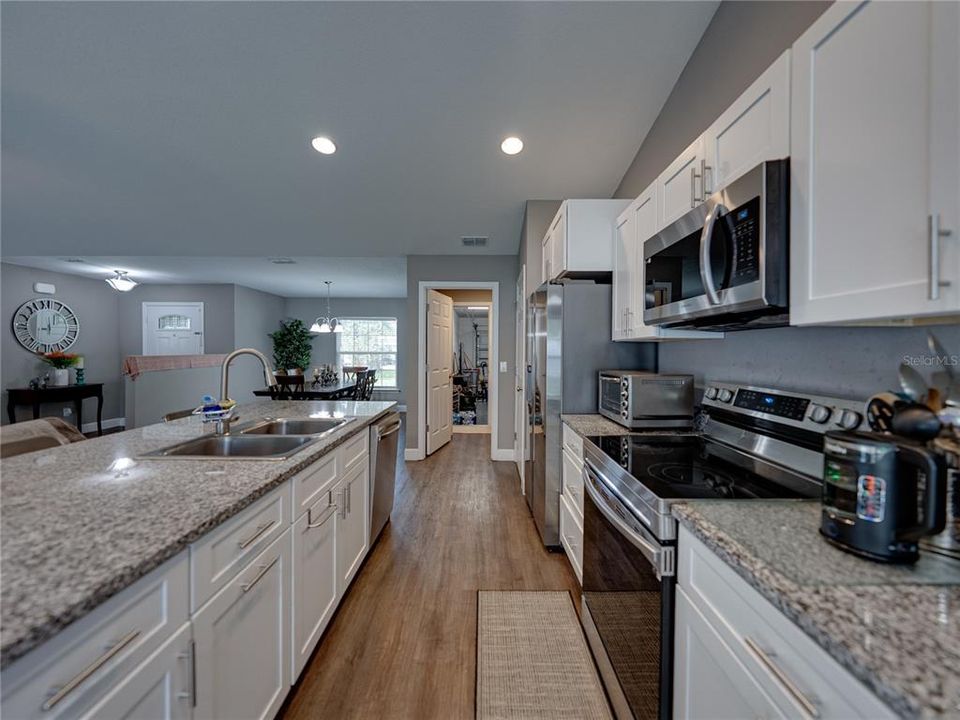 Active With Contract: $310,000 (3 beds, 2 baths, 1608 Square Feet)