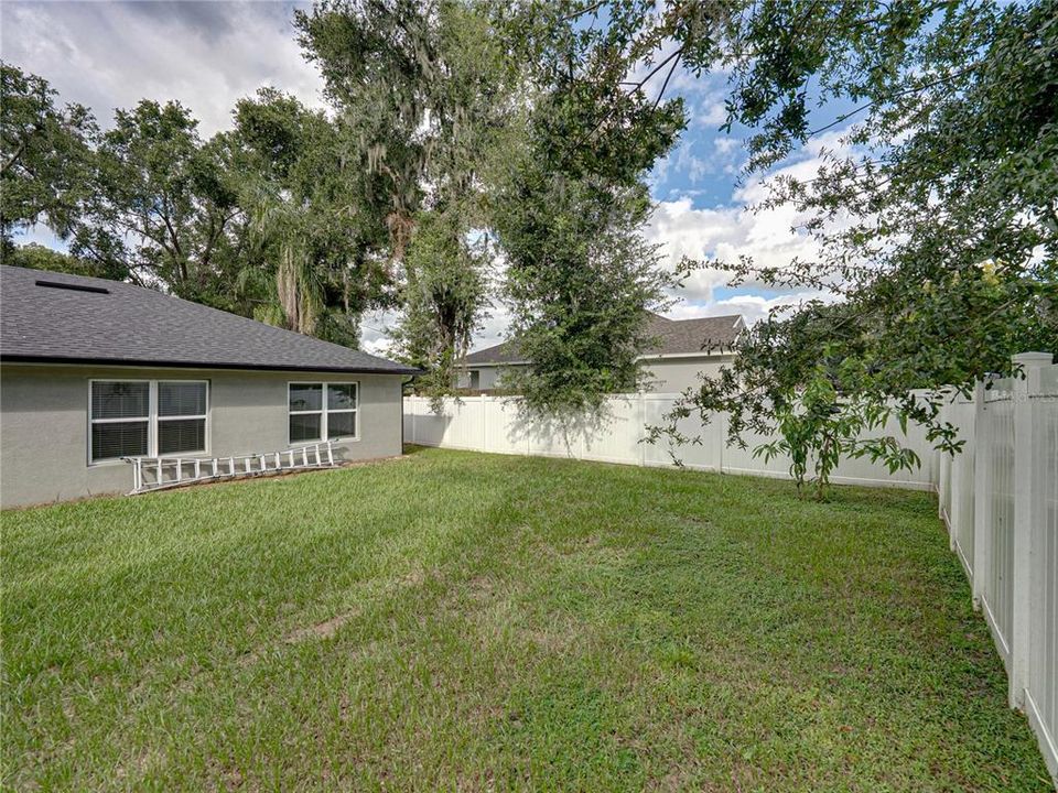 Active With Contract: $310,000 (3 beds, 2 baths, 1608 Square Feet)