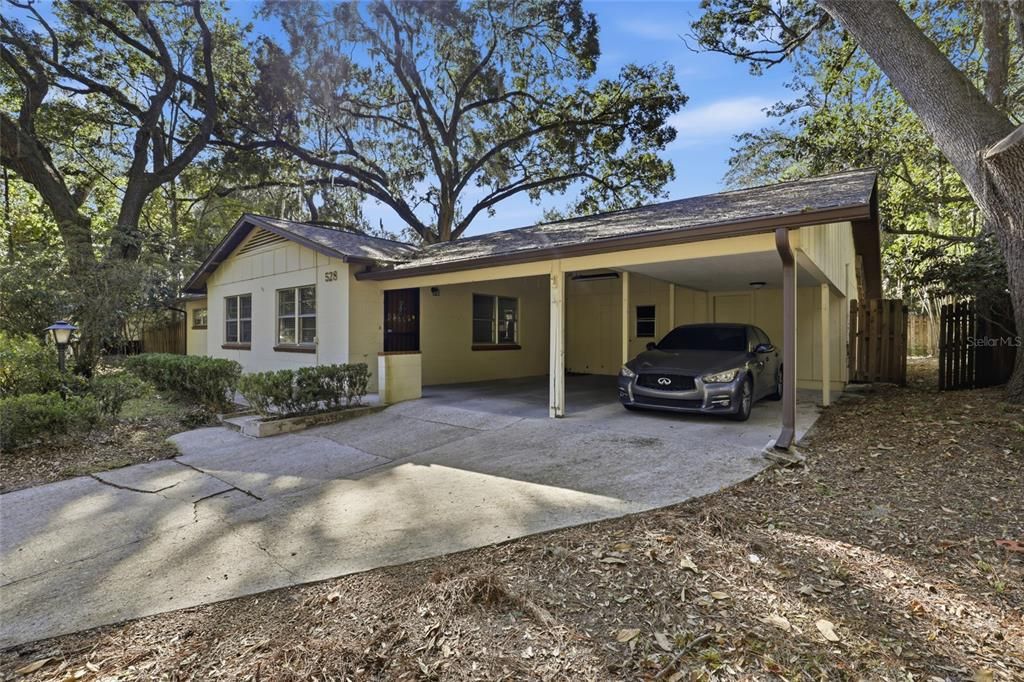 合同活跃: $365,000 (4 贝兹, 2 浴室, 2078 平方英尺)