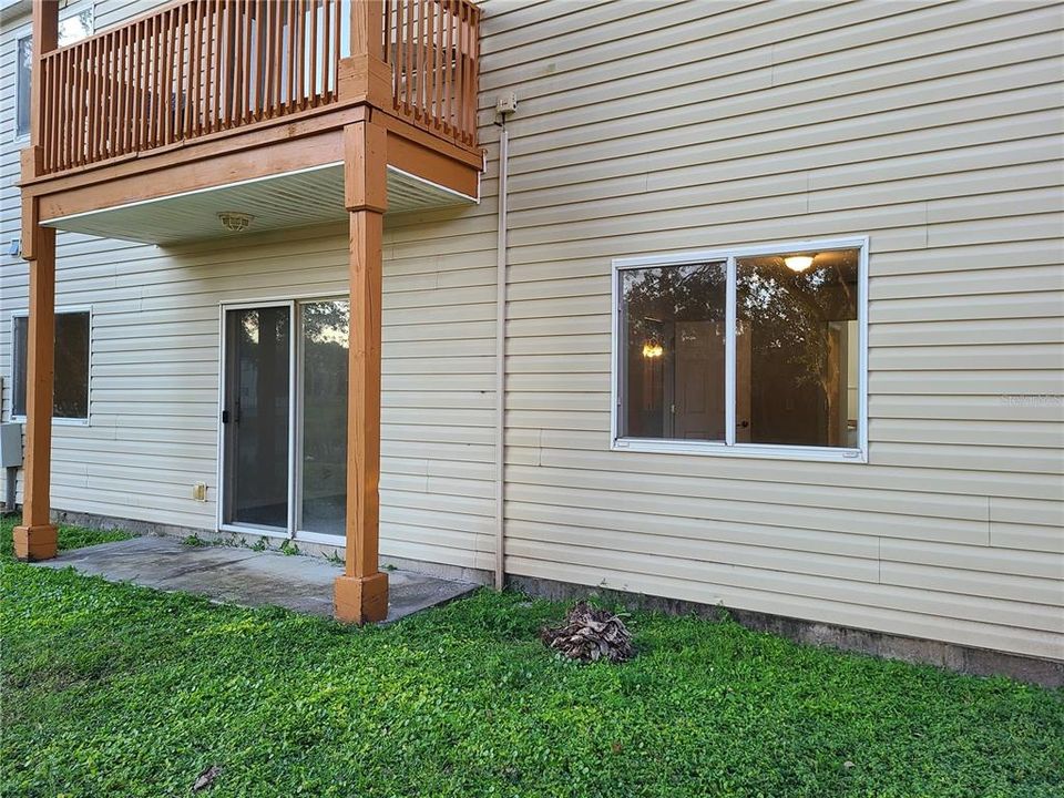 Active With Contract: $1,400 (2 beds, 2 baths, 1008 Square Feet)