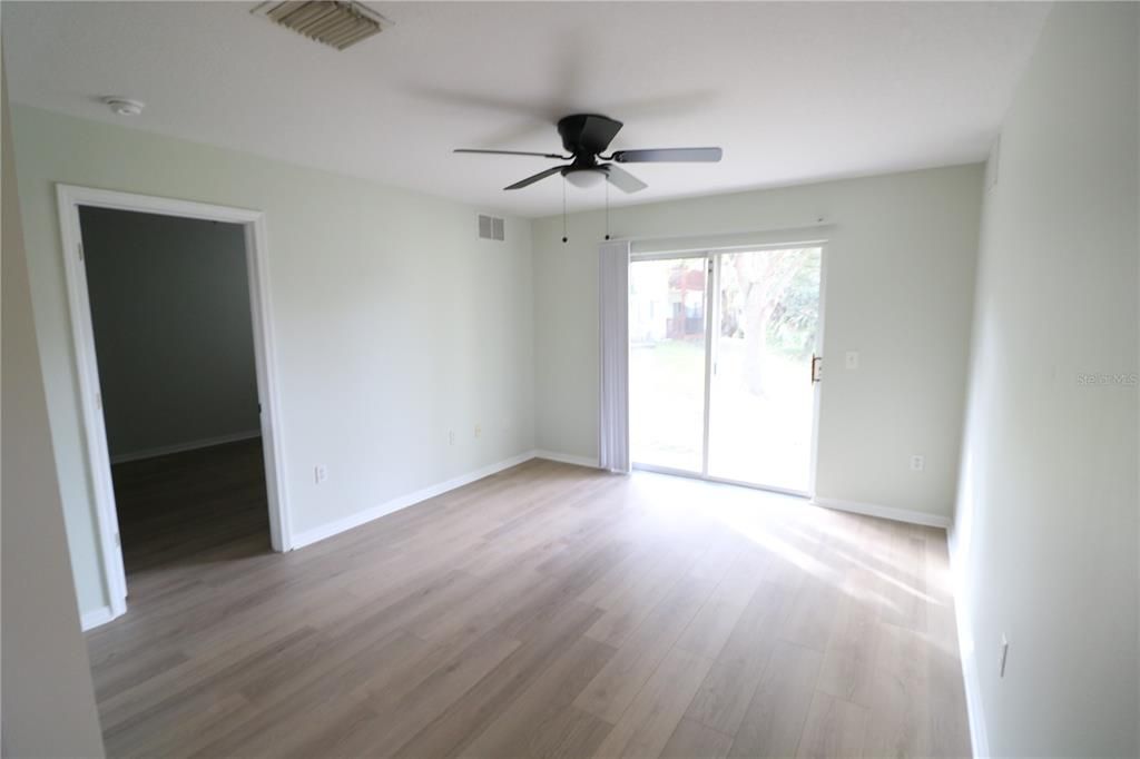 Active With Contract: $1,400 (2 beds, 2 baths, 1008 Square Feet)