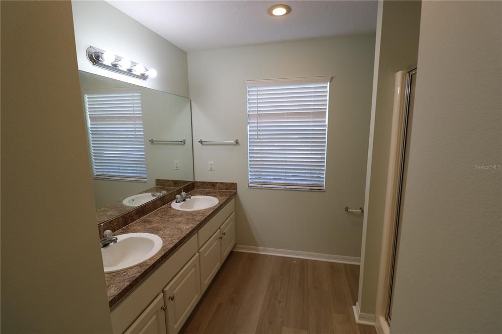 Active With Contract: $1,400 (2 beds, 2 baths, 1008 Square Feet)