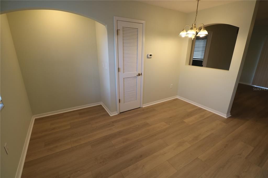 Active With Contract: $1,400 (2 beds, 2 baths, 1008 Square Feet)