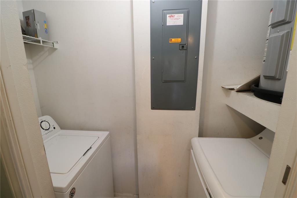 Active With Contract: $1,400 (2 beds, 2 baths, 1008 Square Feet)