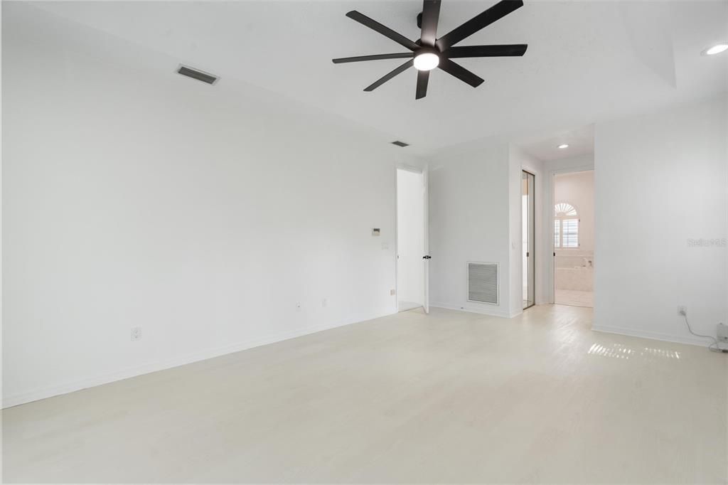 合同活跃: $834,900 (4 贝兹, 3 浴室, 2791 平方英尺)