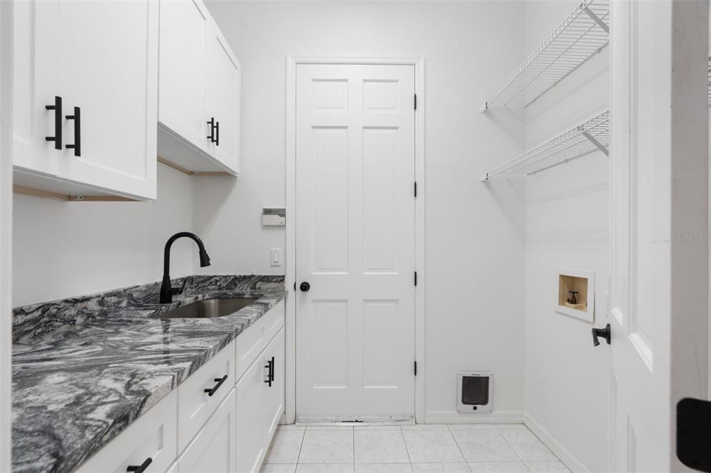 合同活跃: $834,900 (4 贝兹, 3 浴室, 2791 平方英尺)