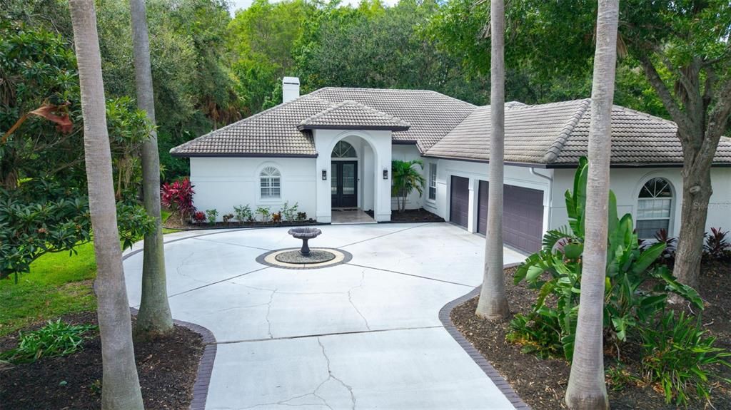 合同活跃: $834,900 (4 贝兹, 3 浴室, 2791 平方英尺)