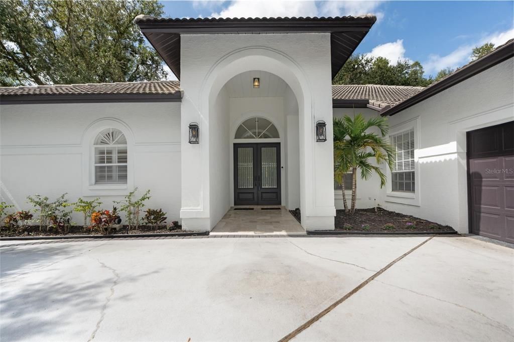 合同活跃: $834,900 (4 贝兹, 3 浴室, 2791 平方英尺)