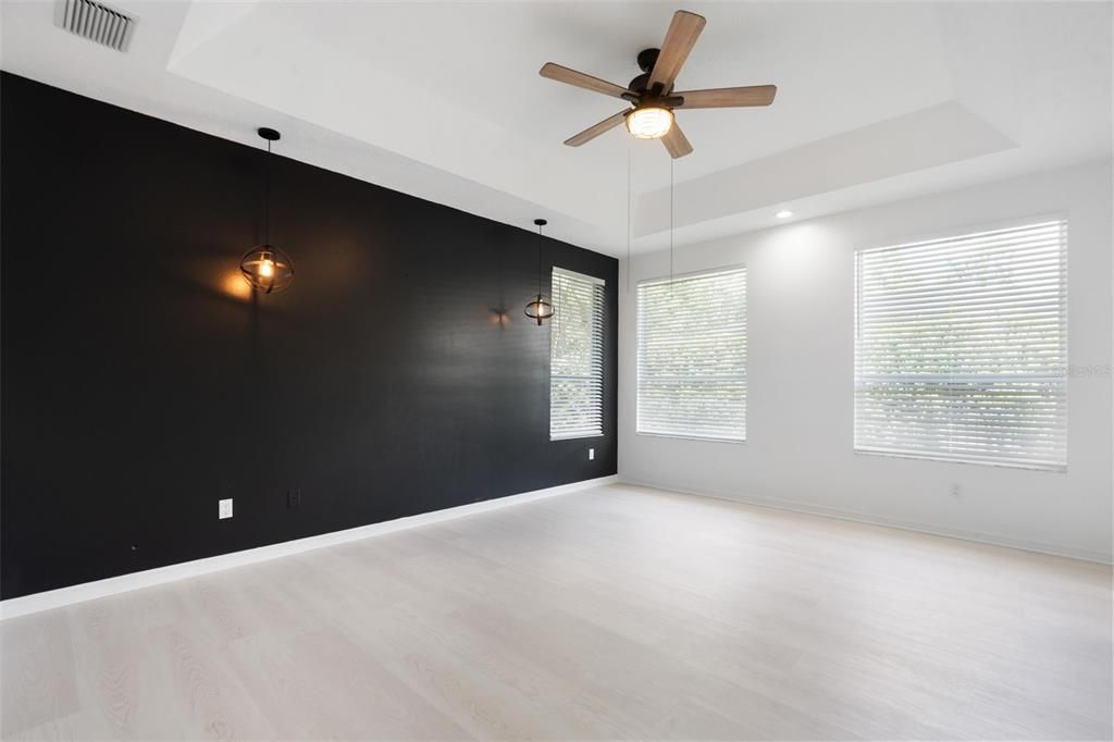 合同活跃: $834,900 (4 贝兹, 3 浴室, 2791 平方英尺)