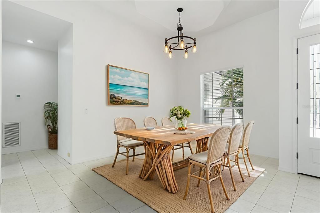 合同活跃: $834,900 (4 贝兹, 3 浴室, 2791 平方英尺)