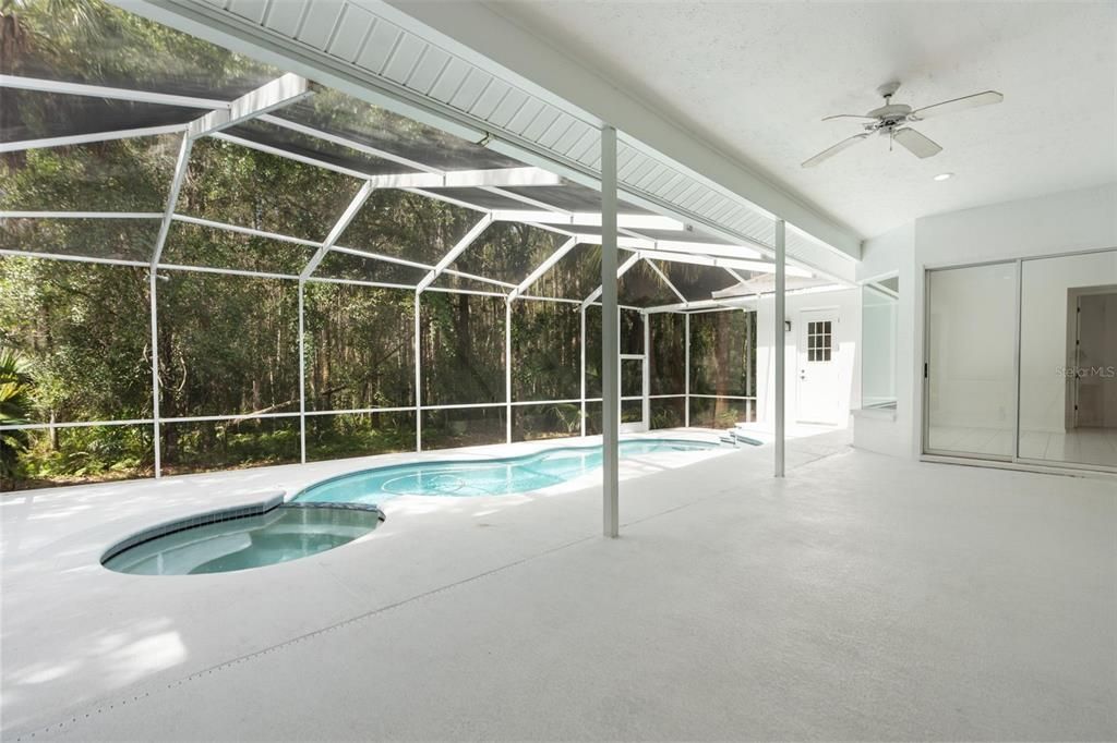 合同活跃: $834,900 (4 贝兹, 3 浴室, 2791 平方英尺)