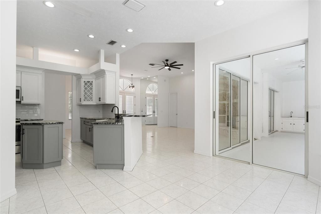 合同活跃: $834,900 (4 贝兹, 3 浴室, 2791 平方英尺)