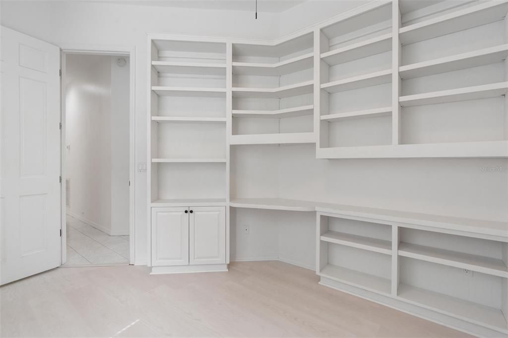 合同活跃: $834,900 (4 贝兹, 3 浴室, 2791 平方英尺)