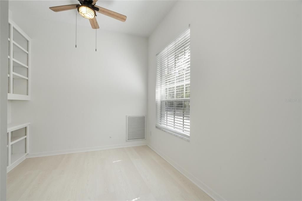 合同活跃: $834,900 (4 贝兹, 3 浴室, 2791 平方英尺)