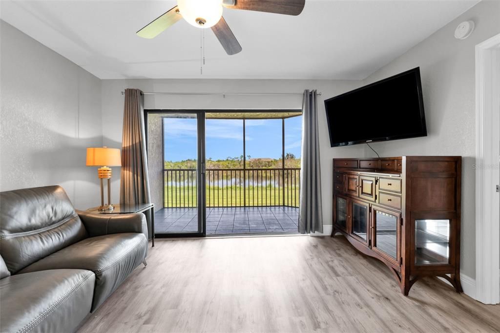 For Sale: $169,900 (2 beds, 2 baths, 1153 Square Feet)