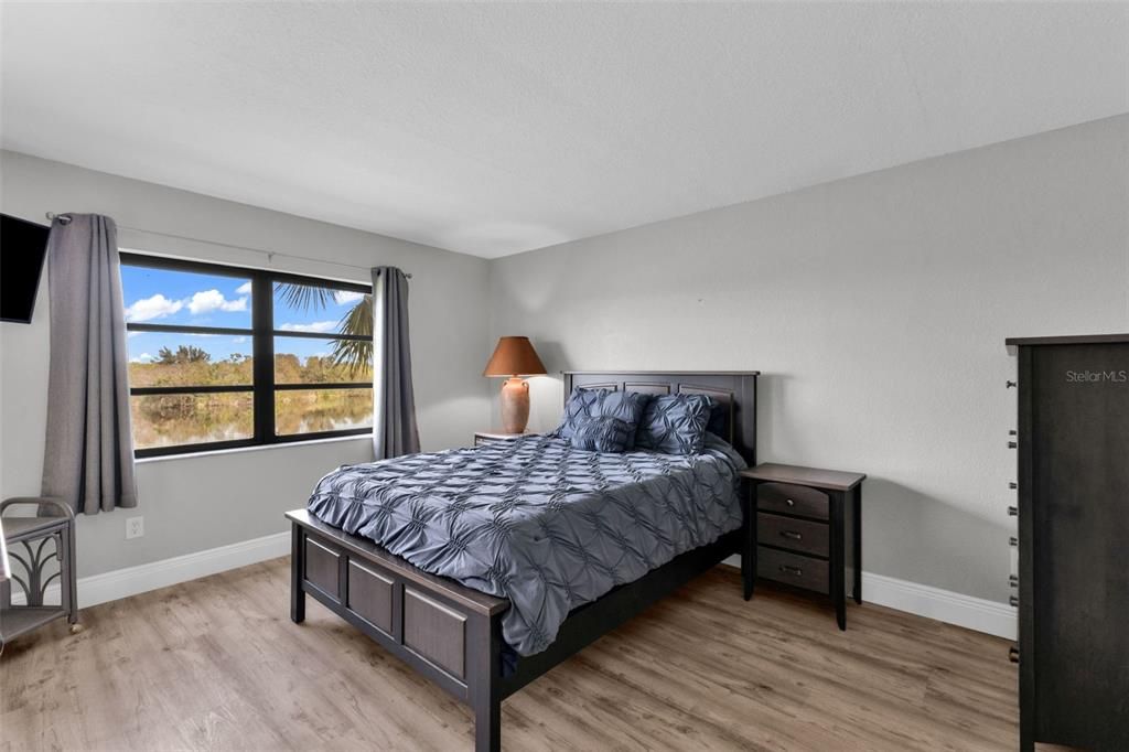 For Sale: $169,900 (2 beds, 2 baths, 1153 Square Feet)